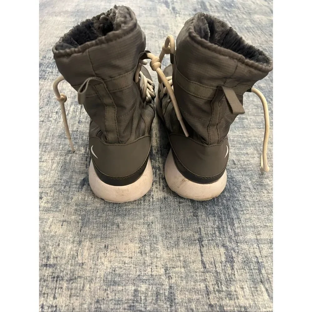 Nike Cool Gray White Roshe One Hi GS Faux Fur Winter Sneaker Boot 7Y Women's 8.5